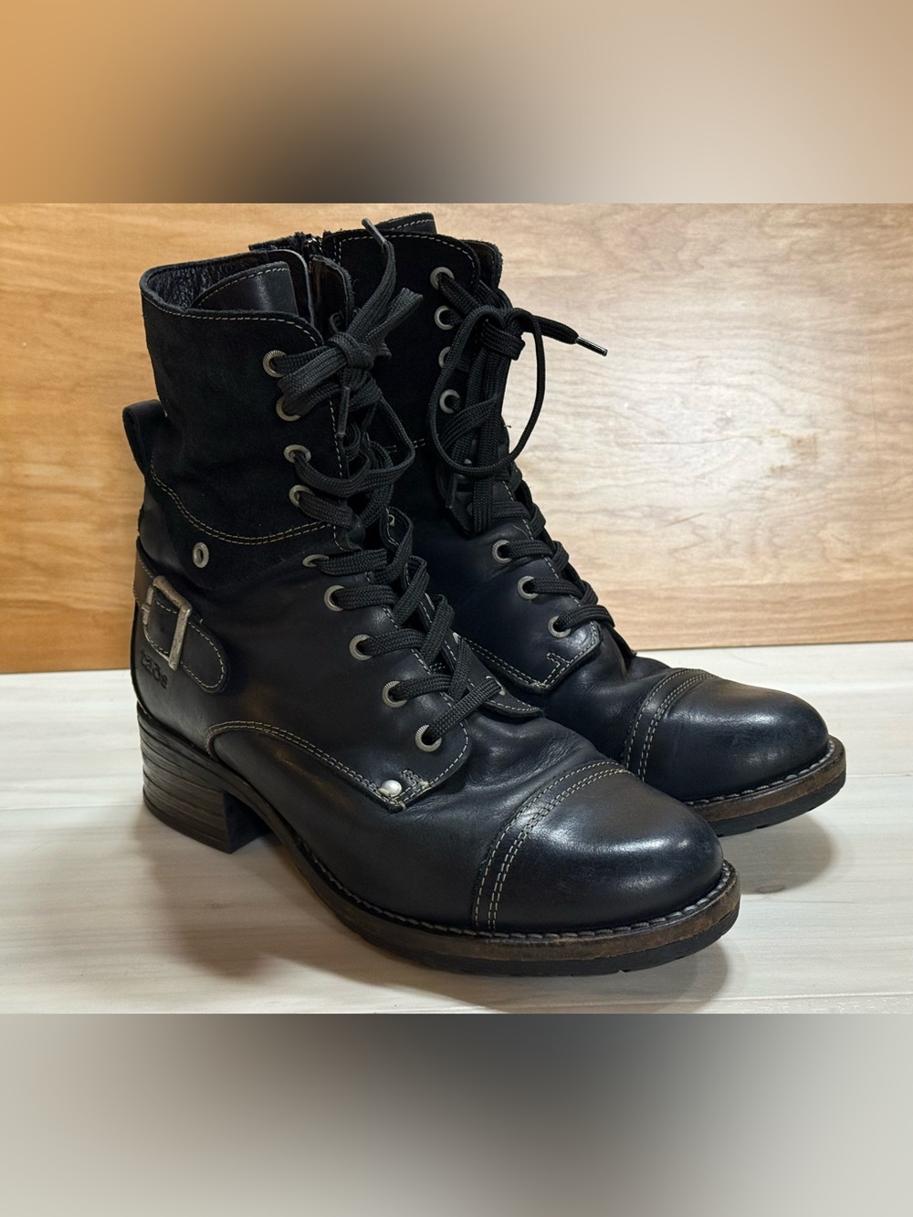 Taos Crave Lace-Up Ankle Boots in Steel Black 🔥